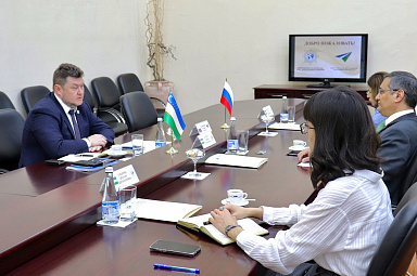 Евгений Базылев провел встречу с руководителем ИАЦМО Узбекистана Санжаром Валиевым